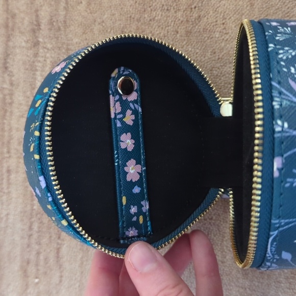 Loft Travel Jewelry Case - Picture 6 of 6